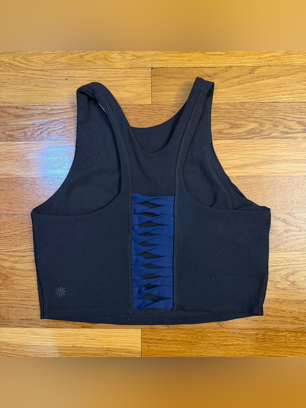 Athleta Conscious Twist Crop Top Sports Bra in Black with Blue - Size Small